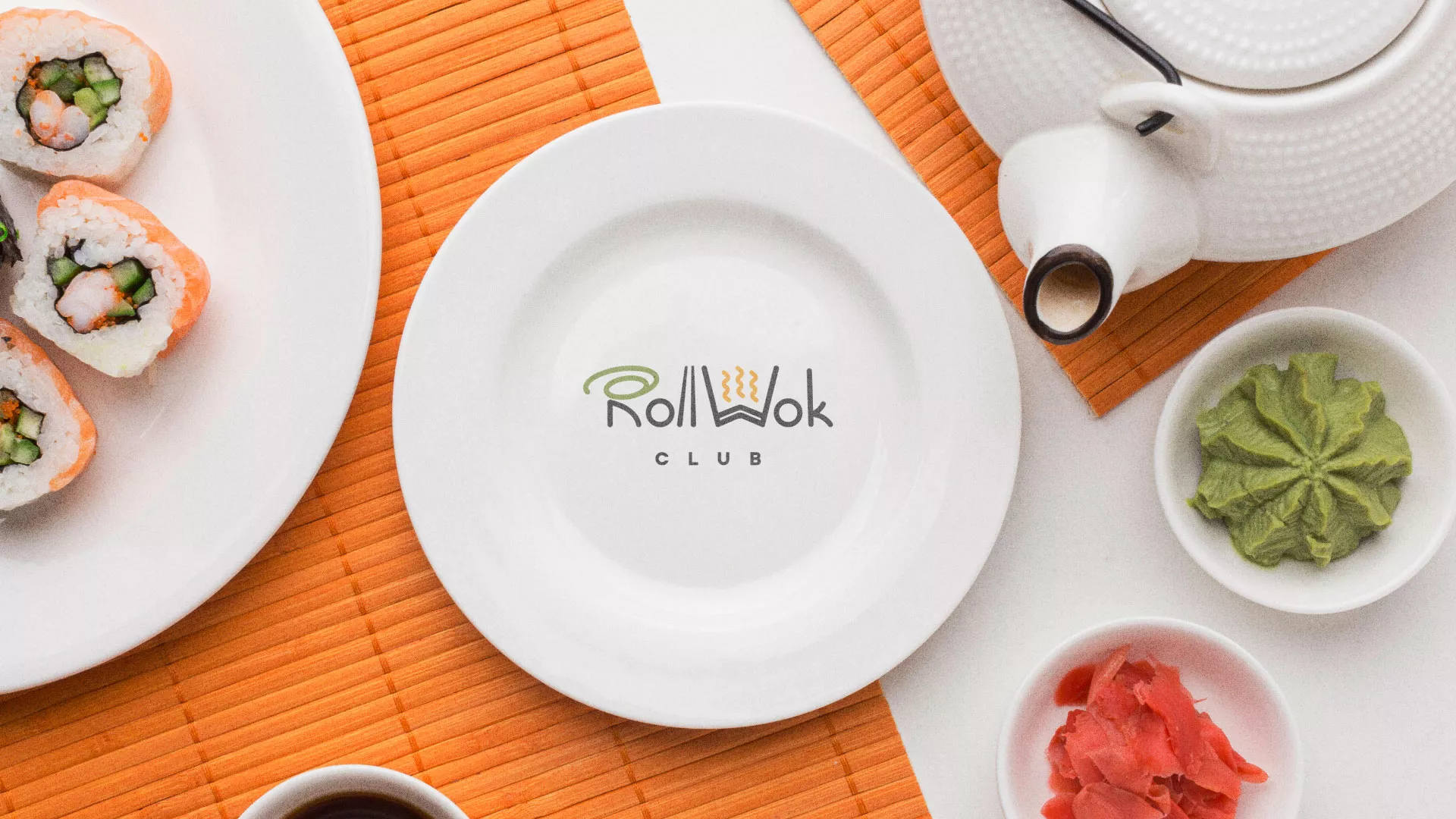 Разработка логотипа и фирменного стиля суши-бара «Roll Wok Club» в Лисках
